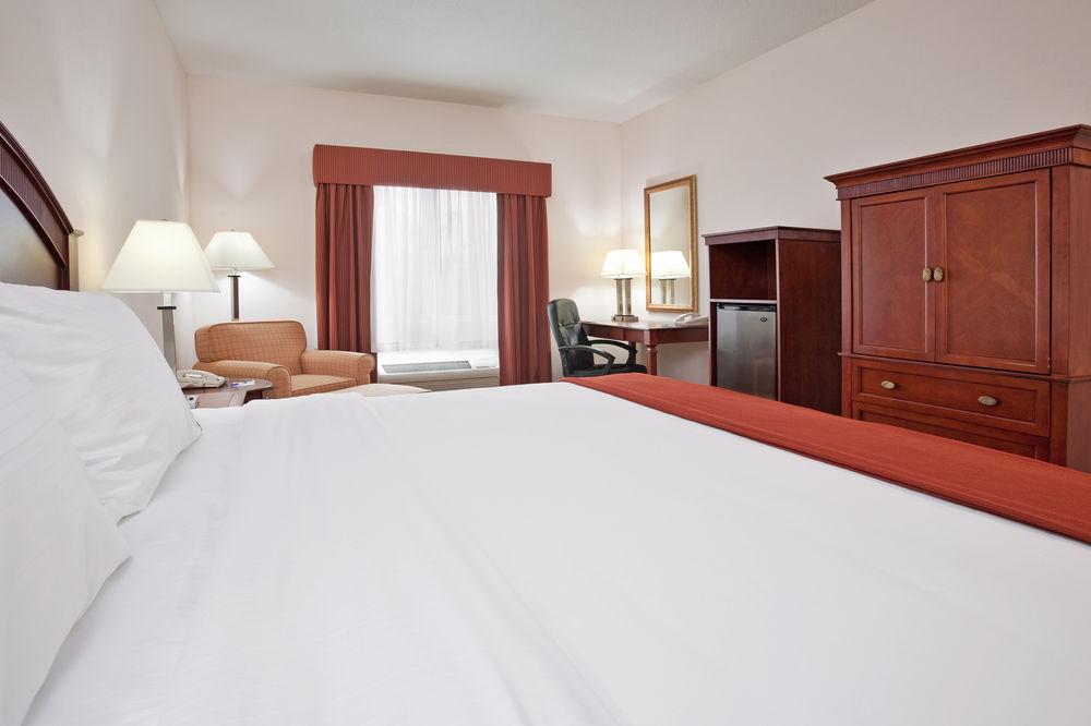 Holiday Inn Express Hotel & Suites Detroit - Farmington Hills, An Ihg Hotel Northville Exterior photo